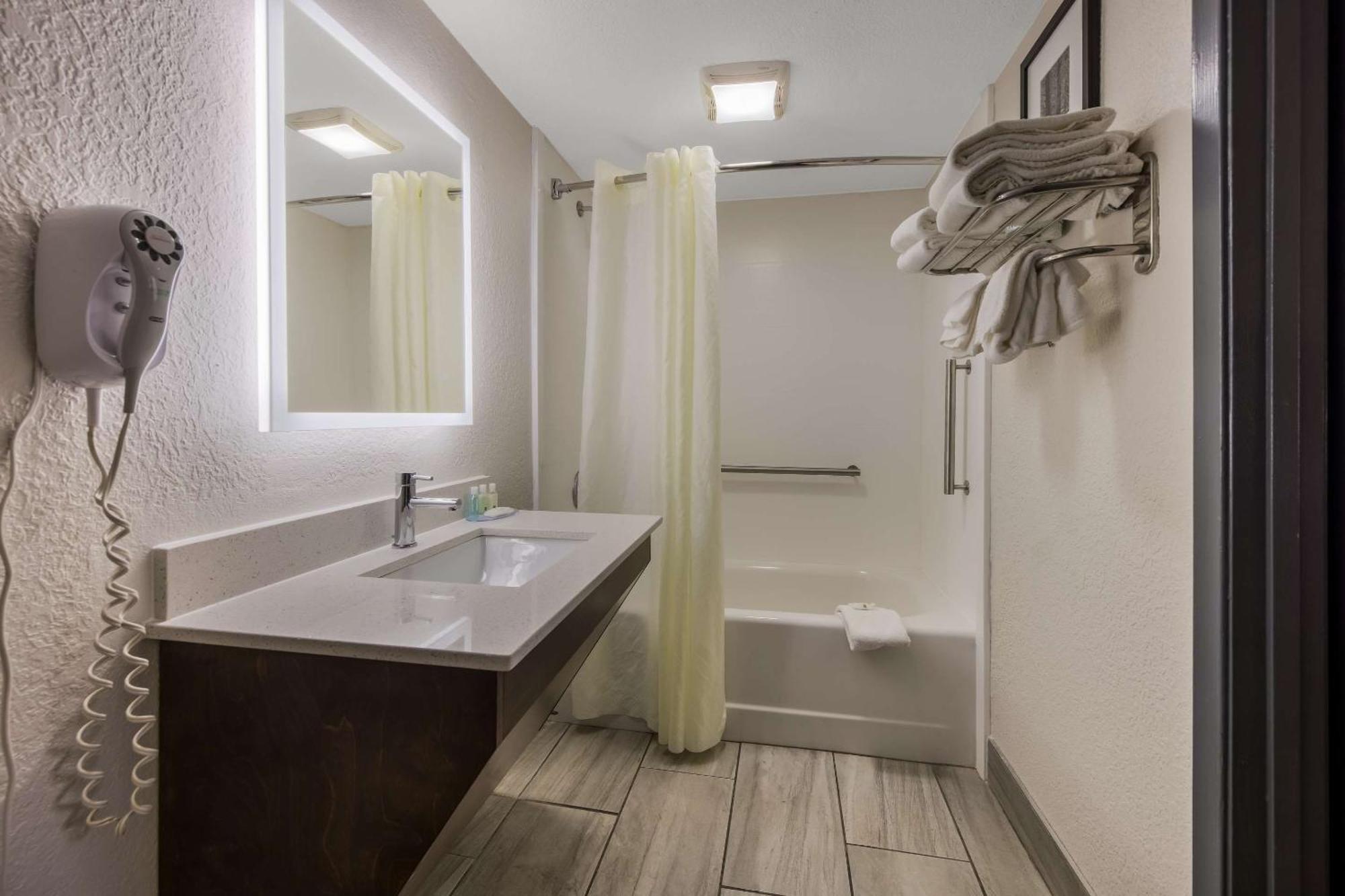 Quality Inn Asheville Airport Флетчер Экстерьер фото